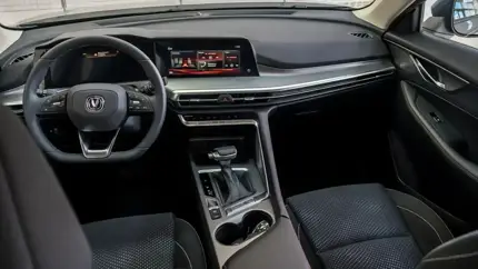 Импорт автомобилей из КНР в РФ упал в 1,5 раза