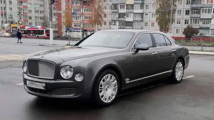 Продажи подержанных люксовых автомобилей в России выросли на треть