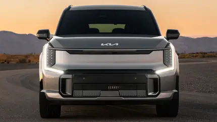 Представлен новый «заряженный» кроссовер Kia EV9 GT:  это самая мощная трёхрядная модель в истории бренда