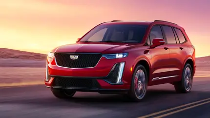 Почти 10 млн рублей: в РФ появился новый кроссовер Cadillac