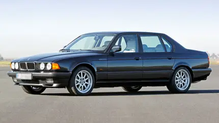 Баварская классика за 10 млн рублей: в России выставили на продажу BMW 7-Series в состоянии «капсулы времени»