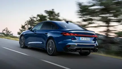 «Спокойно, сначала прогреем мотор»: Audi отложила EV-революцию