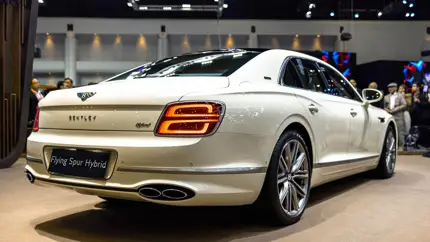 Bentley пересматривает планы по переходу на электромобили - покупатели роскошных автомобилей по-прежнему хотят иметь бензиновые двигатели