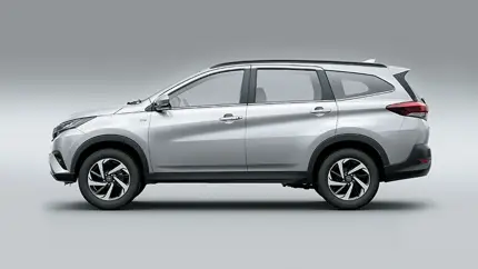 В РФ привезли недорогую и надежную 7-местную модель Toyota