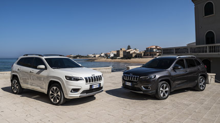 Более 132 тыс. кроссоверов Jeep Cheroke попали под отзыв из-за риска возгорания
